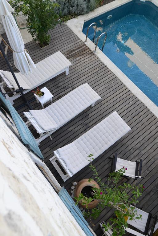 Eski Tas Hotel Çeşme Luaran gambar