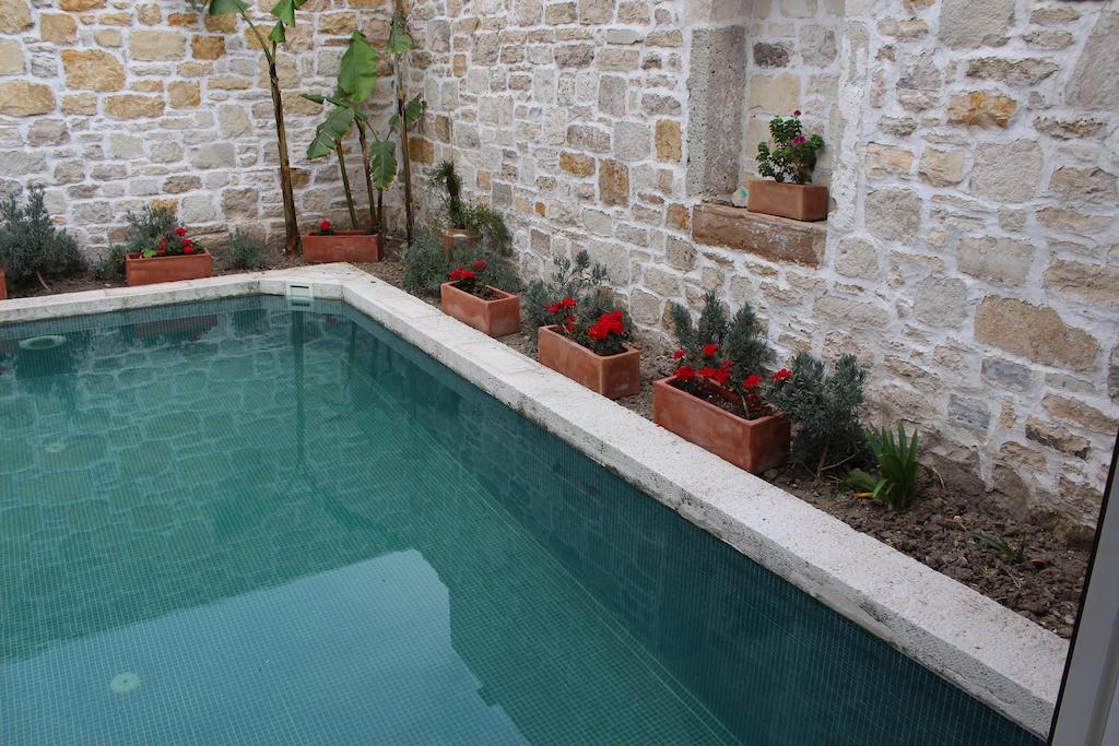 Eski Tas Hotel Çeşme Luaran gambar
