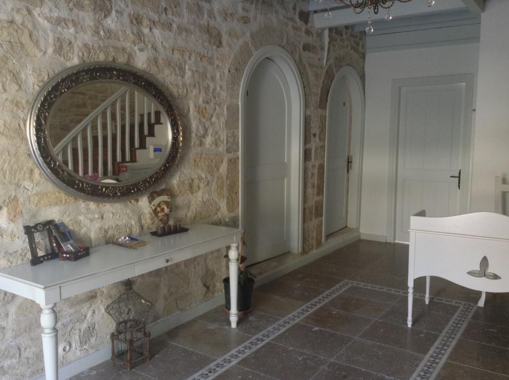 Eski Tas Hotel Çeşme Luaran gambar