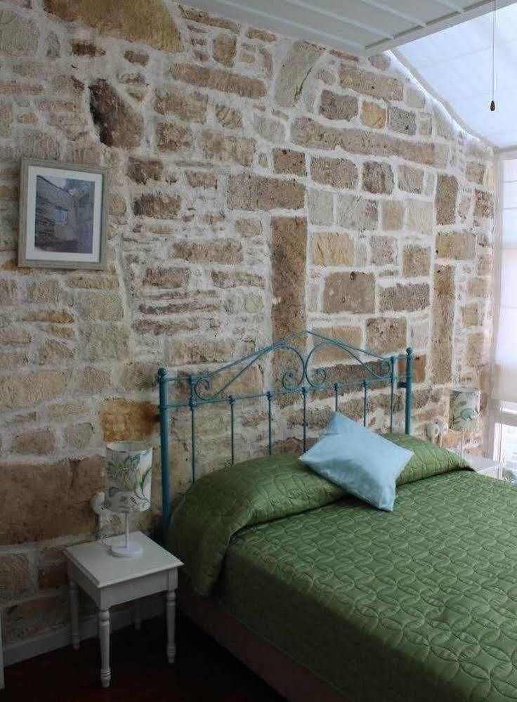 Eski Tas Hotel Çeşme Luaran gambar