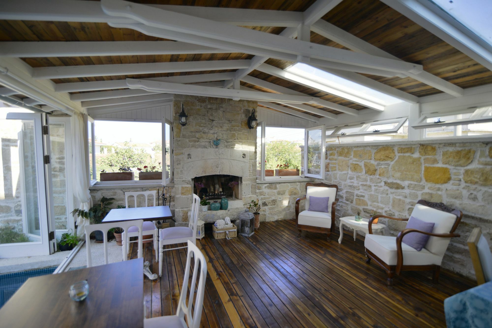 Eski Tas Hotel Çeşme Luaran gambar
